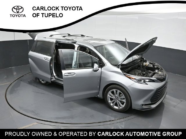 Used 2023 Toyota Sienna Platinum FWD image 66
