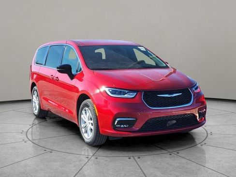 New 2026 Chrysler Pacifica Select AWD/4WD image 14