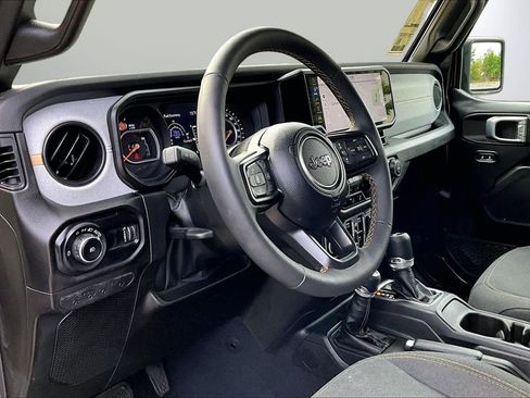 Certified 2024 Jeep Wrangler Unlimited Sport AWD/4WD image 18