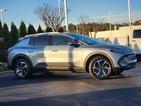 New 2026 Chevrolet Equinox EV LT image 3