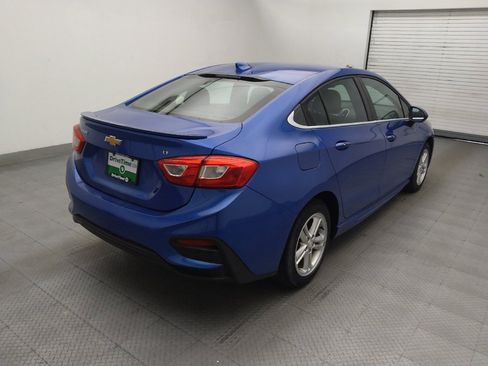 Used 2017 Chevrolet Cruze LT w/ Convenience Package FWD image 9