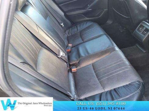 Used 2018 Honda Accord Touring image 16