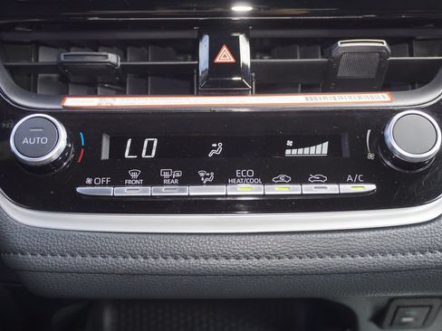 Certified 2025 Toyota Corolla SE w/ Convenience Package FWD image 15