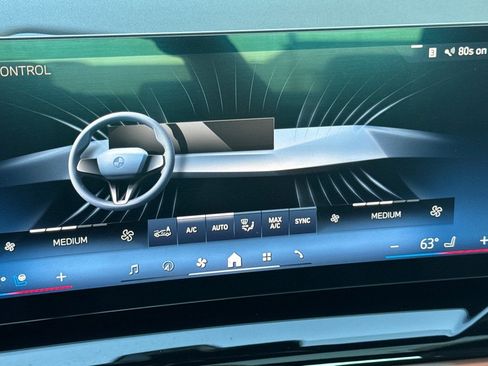 Used 2025 BMW i5 xDrive40 image 28