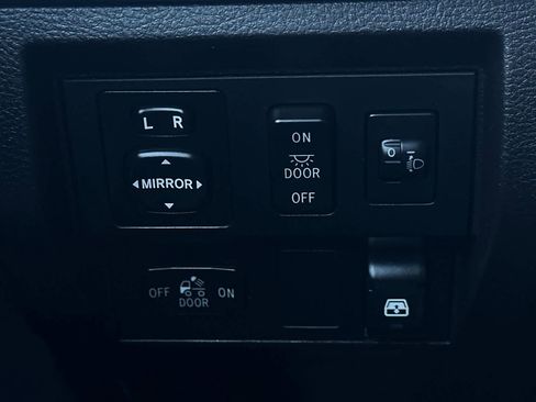 Used 2014 Toyota Tundra SR5 w/ TRD Off Road Package AWD/4WD image 32