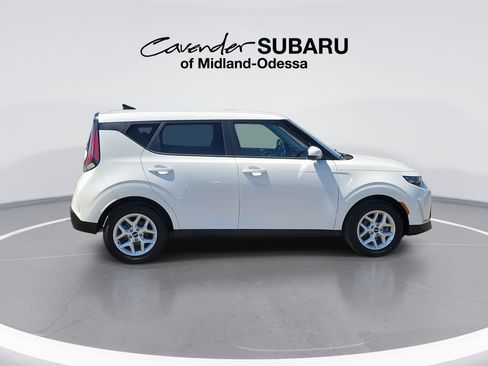 Used 2025 Kia Soul LX w/ LX Technology Package FWD image 9