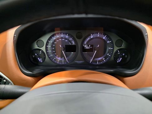 Used 2016 Aston Martin Vanquish RWD image 6