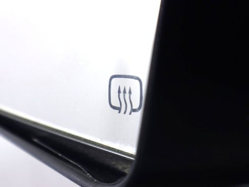 Used 2015 Toyota Tundra SR5 w/ SR5 Upgrade Package image 29