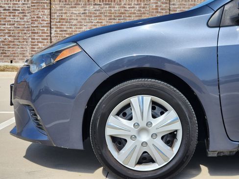 Used 2015 Toyota Corolla LE image 10