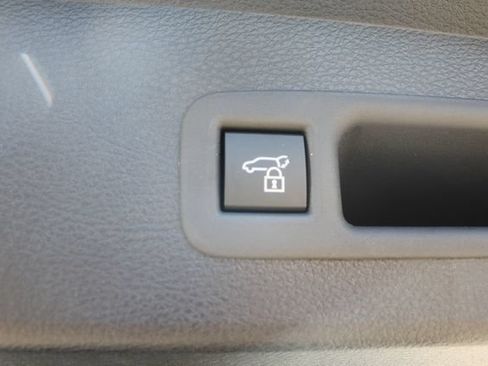 Certified 2026 Toyota Sienna XLE FWD image 76