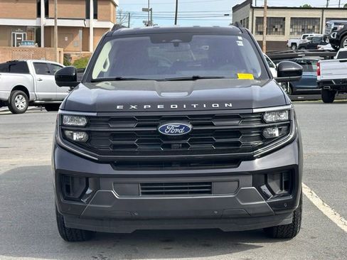 Used 2025 Ford Expedition Active RWD image 11
