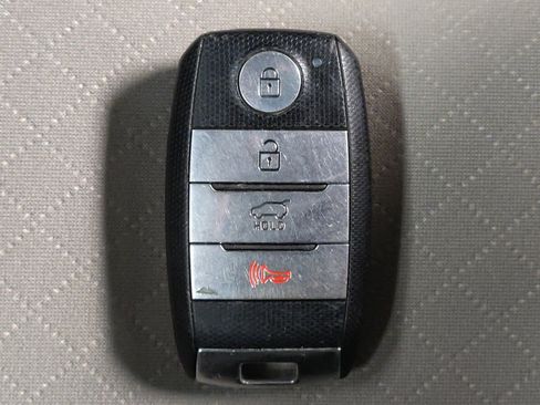 Used 2020 Kia Sorento S FWD image 32