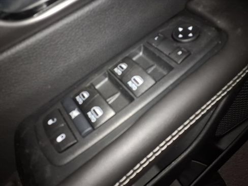 New 2026 Chrysler Pacifica Select FWD image 12