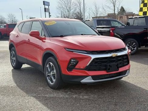 Used 2025 Chevrolet Blazer LT AWD/4WD image 4
