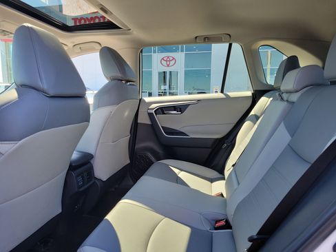 Used 2025 Toyota RAV4 XLE Premium image 11