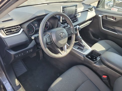 Used 2022 Toyota RAV4 XLE image 17
