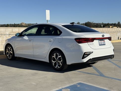 Used 2021 Kia Forte LXS image 9
