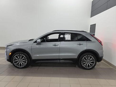 Used 2024 Cadillac XT4 Sport image 2