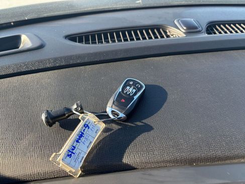 Used 2025 Buick Envista Sport Touring image 21