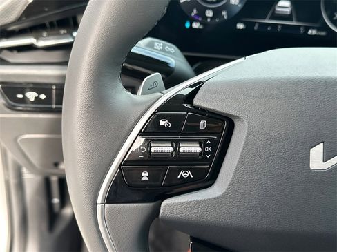 New 2025 Kia Niro Wind image 25