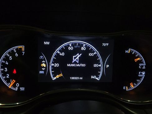 Used 2017 Jeep Grand Cherokee Altitude AWD/4WD image 23