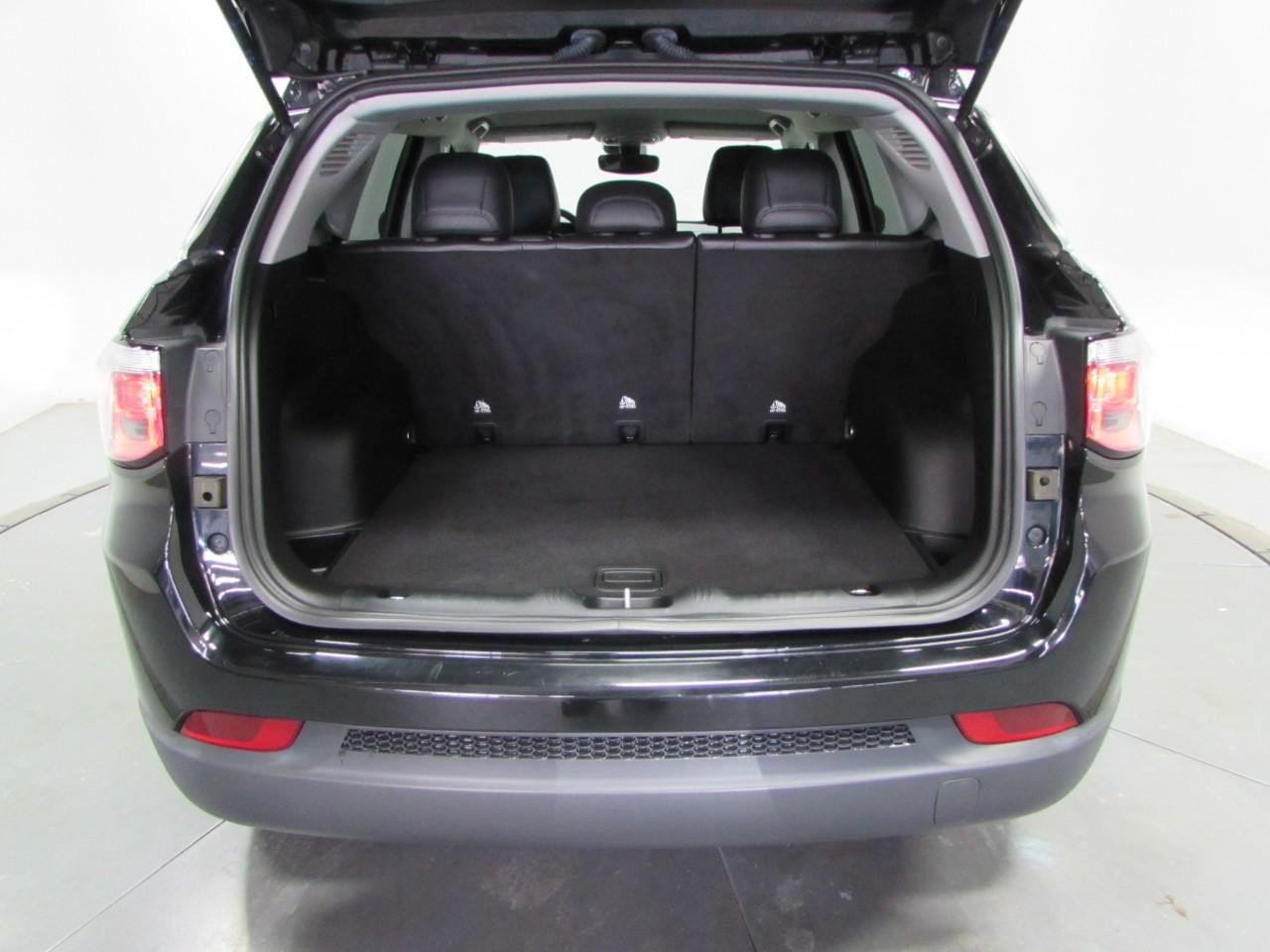 Used 2022 Jeep Compass Latitude AWD/4WD image 11