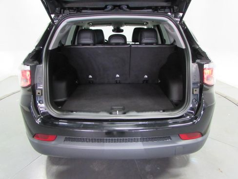 Used 2022 Jeep Compass Latitude AWD/4WD image 11