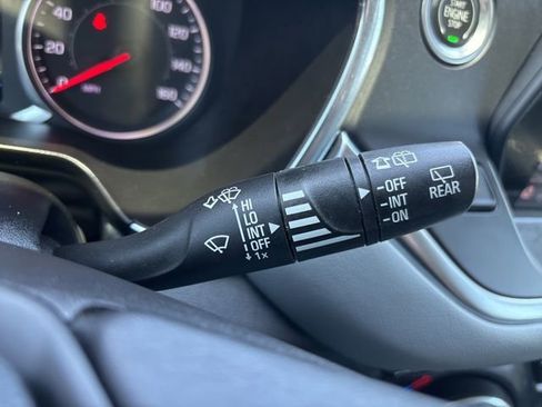 Used 2020 Chevrolet Blazer LT FWD image 36