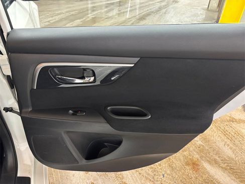 Used 2014 Nissan Altima 2.5 SV image 17