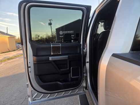 Used 2017 Ford F250 Platinum w/ Platinum Ultimate Package image 6