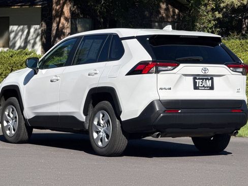 Used 2025 Toyota RAV4 LE AWD/4WD image 6