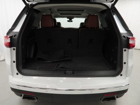 Used 2019 Chevrolet Traverse High Country w/ LPO, Floor Liner Package AWD/4WD image 28