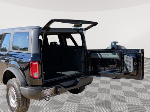 New 2025 Ford Bronco 4-Door image 21
