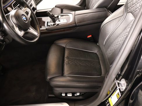 Used 2019 BMW M760i xDrive w/ Luxury Rear Seating Package AWD/4WD image 12