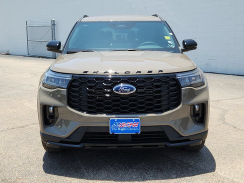 New 2026 Ford Explorer ST-Line RWD image 3