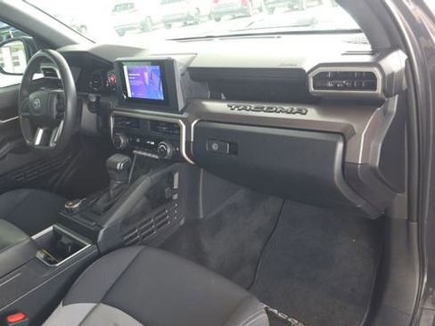 Used 2024 Toyota Tacoma TRD Sport RWD image 28