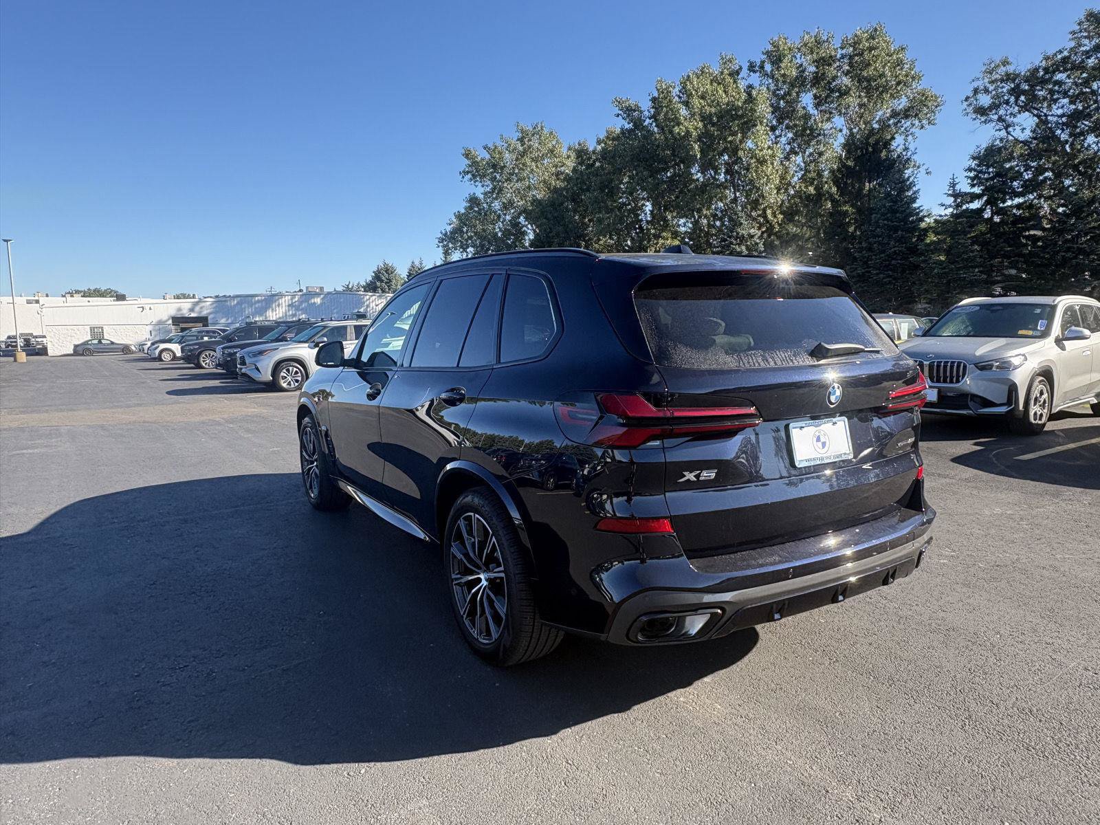 Used 2026 BMW X5 xDrive40i w/ M Sport Package AWD/4WD image 5