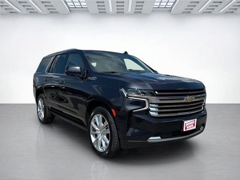 Used 2022 Chevrolet Tahoe High Country image 2