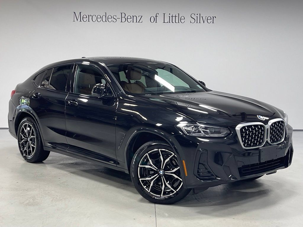 Used 2024 BMW X4 xDrive30i w/ M Sport Package AWD/4WD image 8