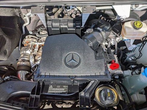 Used 2023 Mercedes-Benz Sprinter 2500 image 21