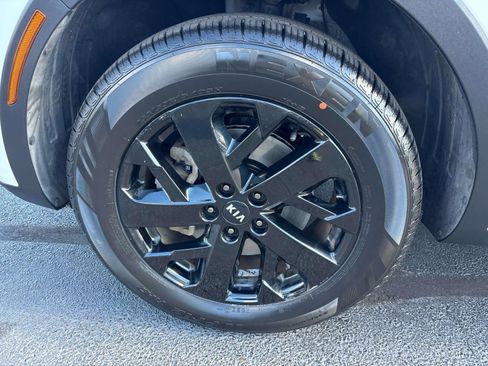 Used 2021 Kia Sorento S image 5