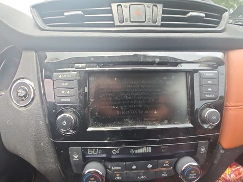 Used 2018 Nissan Rogue SL w/ Premium Package FWD image 15
