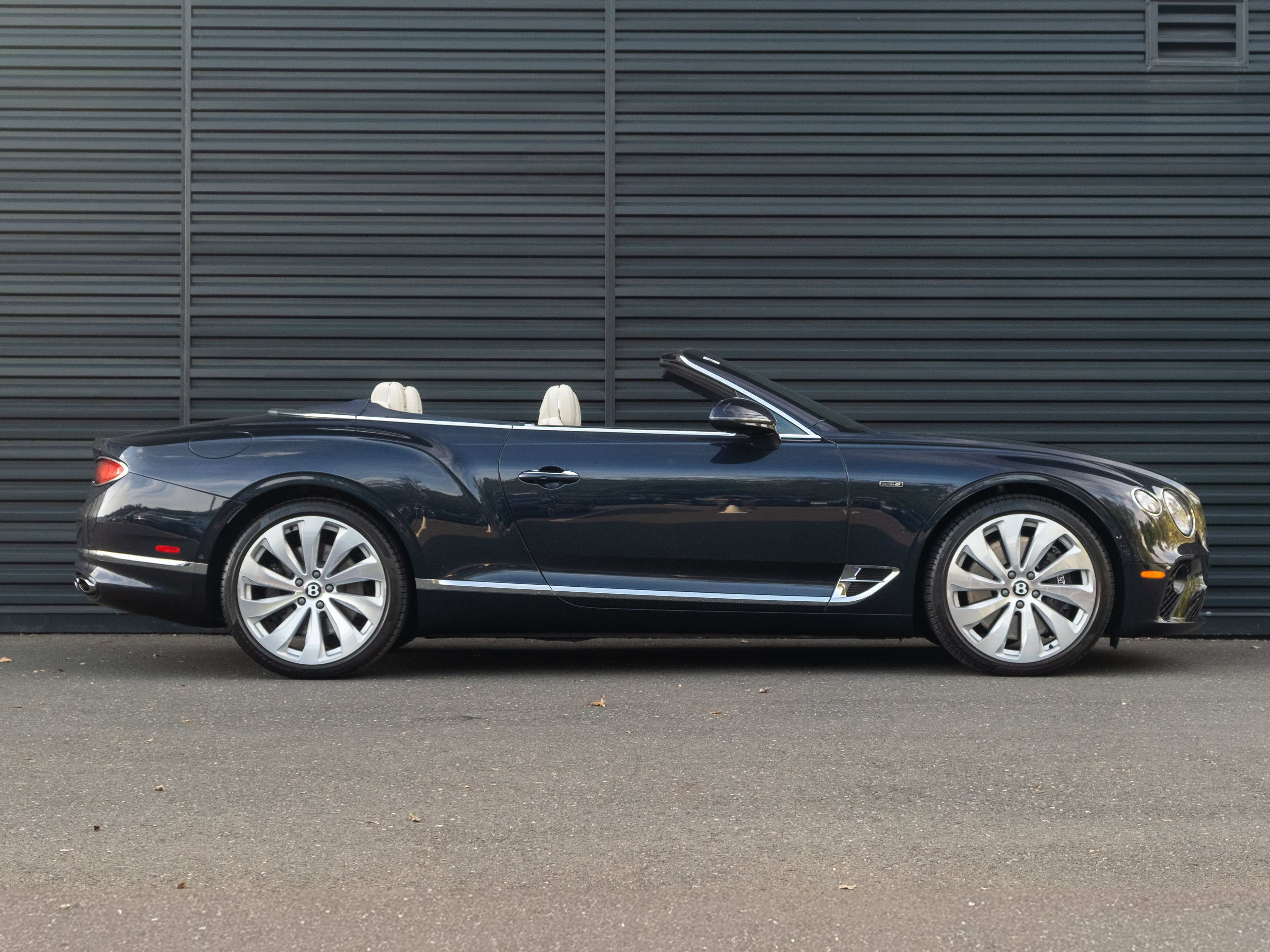 Used 2024 Bentley Continental GT AWD/4WD image 9