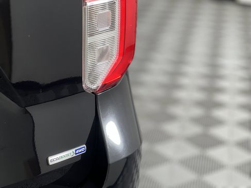 Used 2020 Ford Explorer Limited AWD/4WD image 11