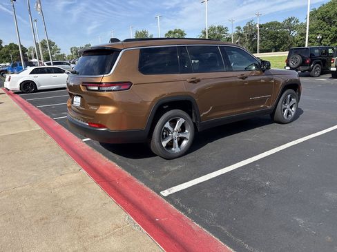 New 2026 Jeep Grand Cherokee L Limited AWD/4WD image 7