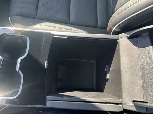 Used 2025 Buick Enclave Sport Touring image 31