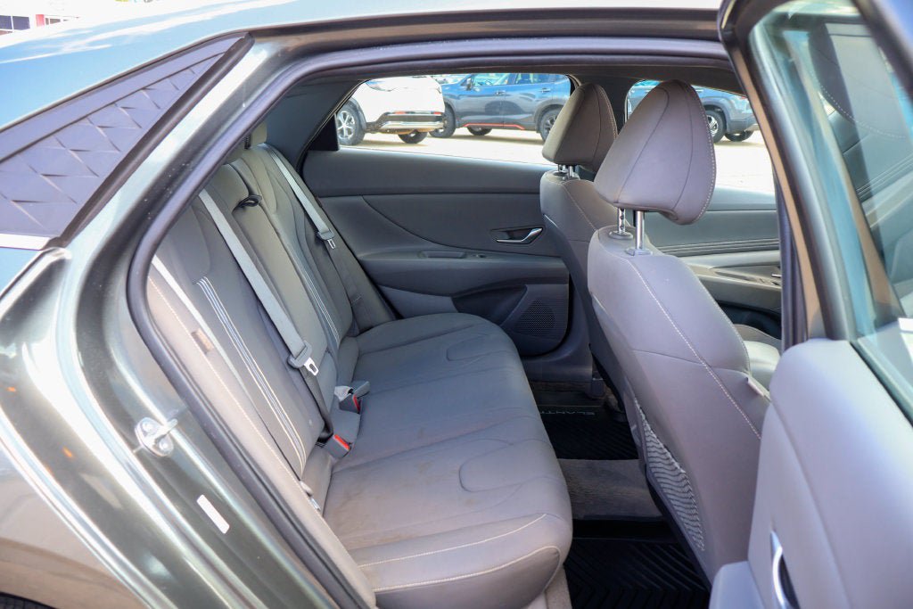 Used 2025 Hyundai Elantra SEL FWD image 10