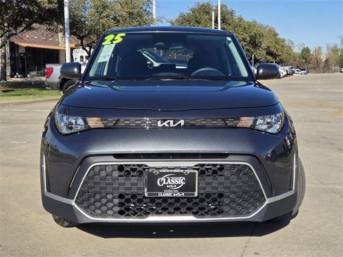 Certified 2025 Kia Soul LX image 2