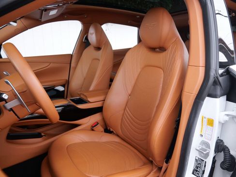 Used 2023 Aston Martin DBX AWD/4WD image 15