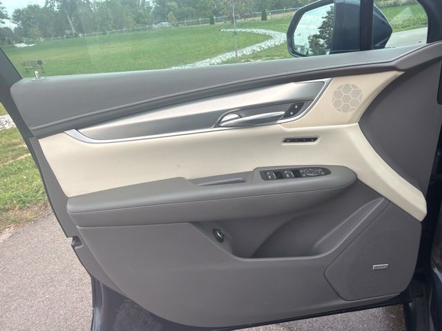 Used 2018 Cadillac XT5 Premium Luxury FWD image 25